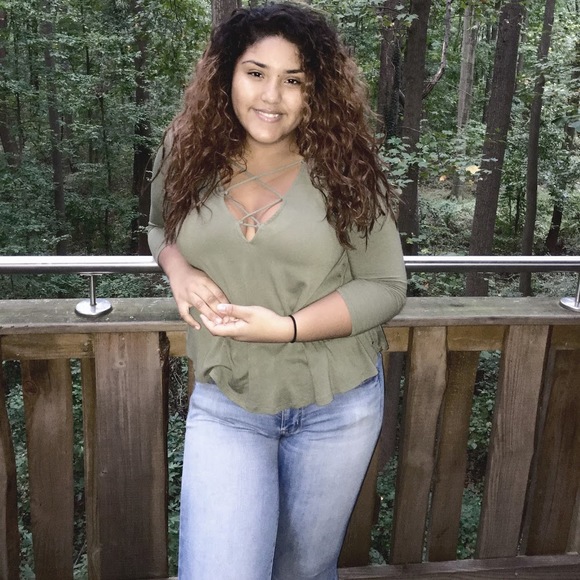 Meet your Posher, Shelsy - Picture 1 of 1